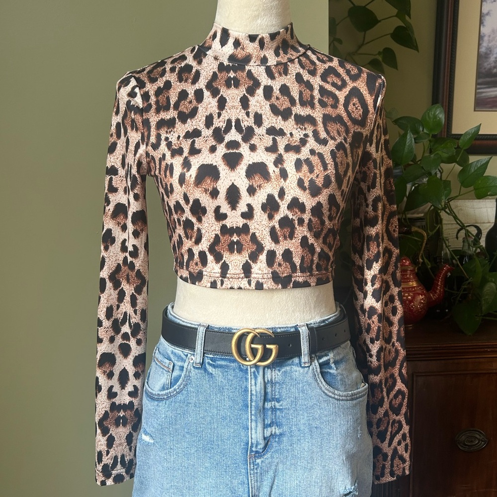 SHEIN Leopard Print Cropped Long Sleeve